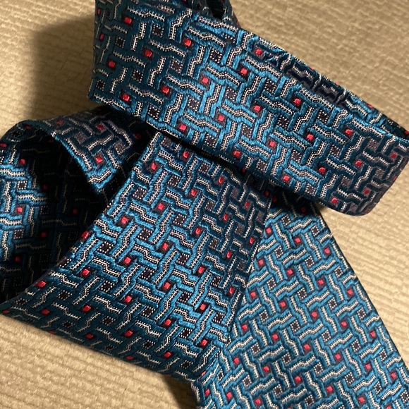 Versace tie - Picture 4 of 7